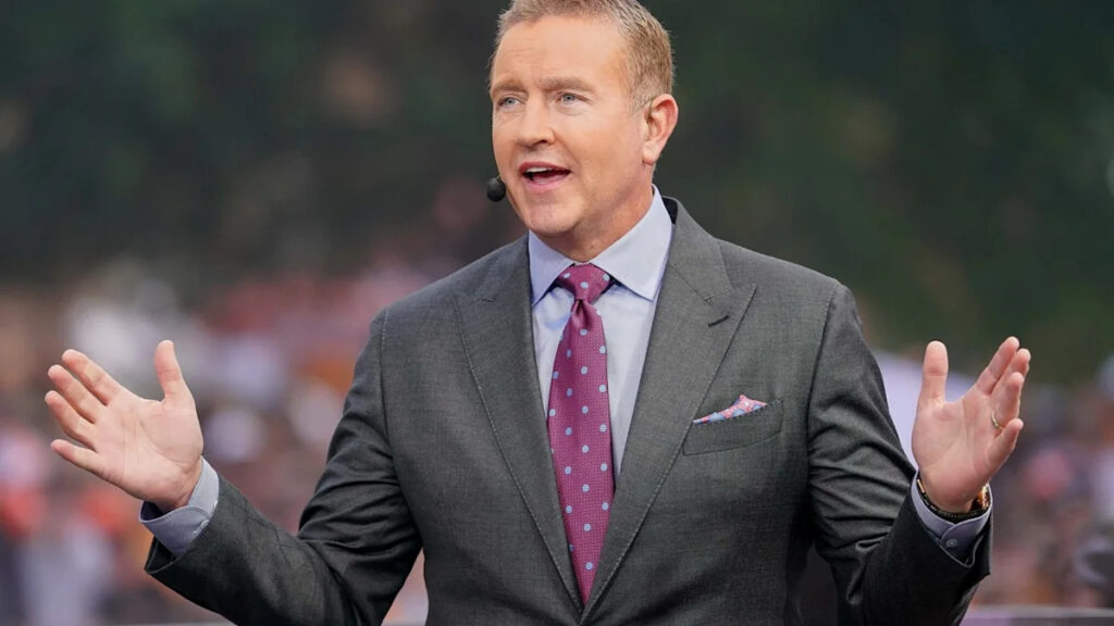 ESPN analyst roasted for ‘MAGA orange makeup’ while covering Texas-Tennessee football matchup - sports.yahoo.com
