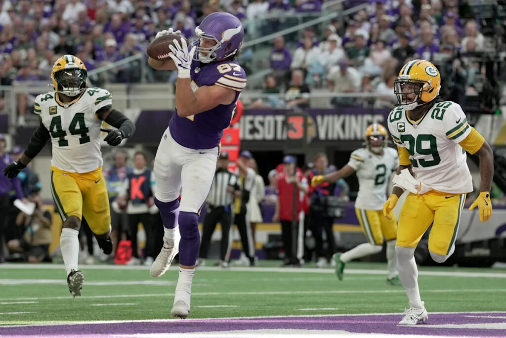 T.J. Hockenson scores in opener - Yahoo Sports