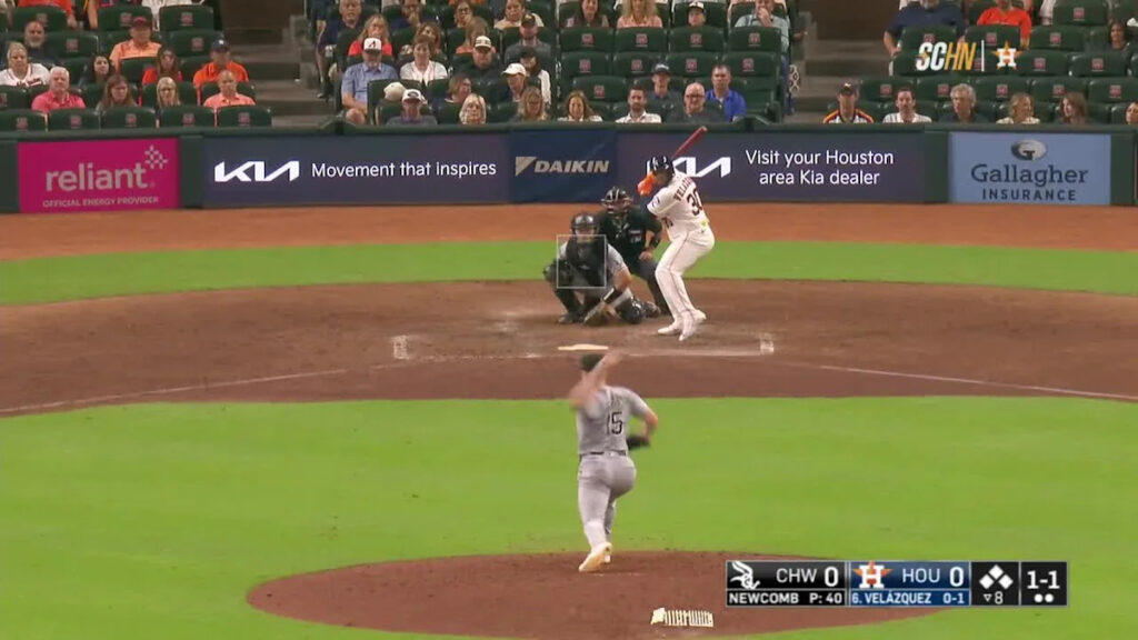 Nelson Velázquez's two-run single - Yahoo Sports