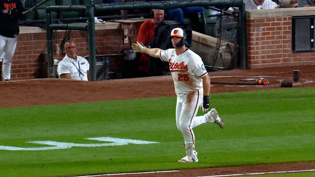 Pete Alonso's two-run homer (34) - Yahoo Sports