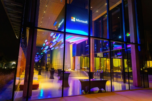 Microsoft slips even as Oppenheimer ups price target (MSFT:NASDAQ) - Seeking Alpha