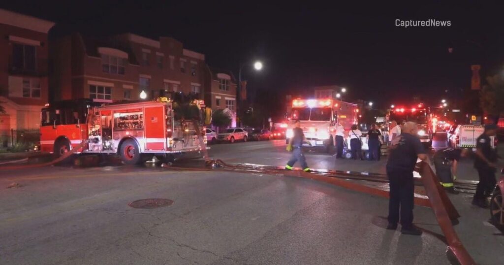 More than 100 displaced by fire in apartment building on Chicago's Near West Side - CBS News