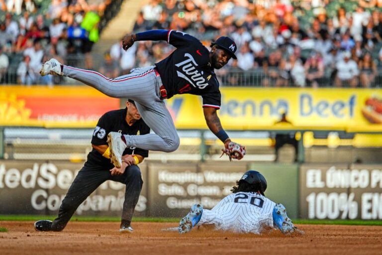 Twins notes: Culpepper's first taste, Jenkins or Rodriguez in center, attendance falls again - aarongleeman.com
