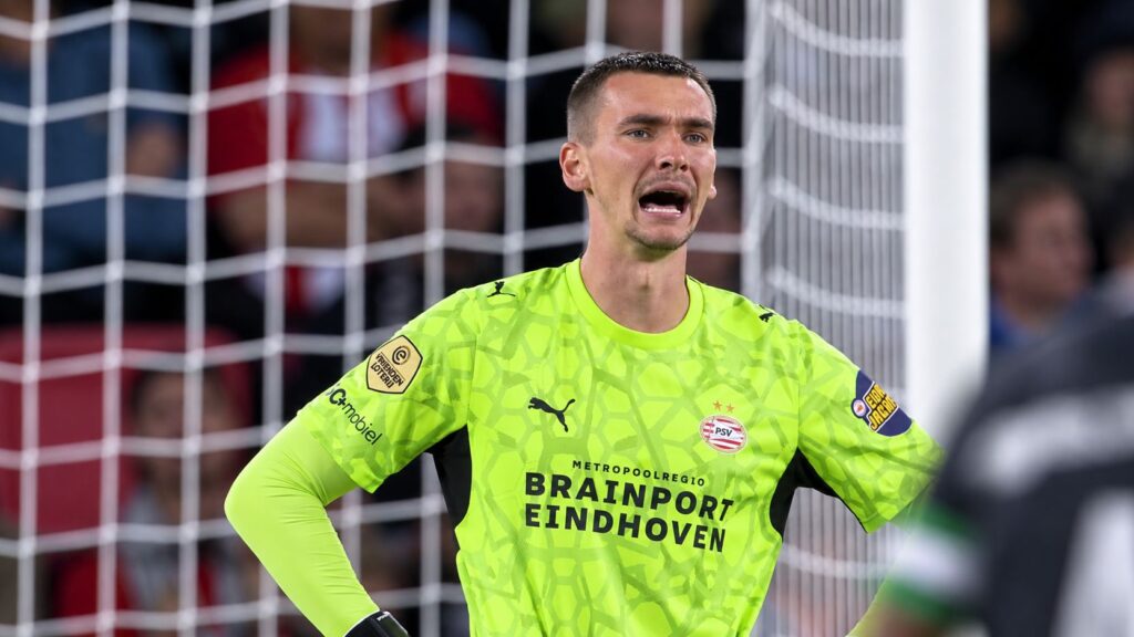 Camera picks up two harsh words from PSV goalkeeper Kovár after huge blunder - Goal.com