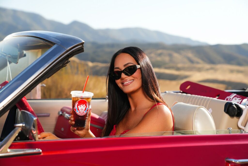 LISA BARLOW GETS HER OWN WENDY’S ‘BABY GORGEOUS MEAL’ - XO Diva D