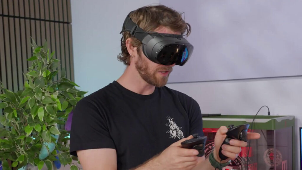 Linus Tech Tips Steam Frame Unboxing & First Impressions Leaks Ahead of Official Launch - Road to VR