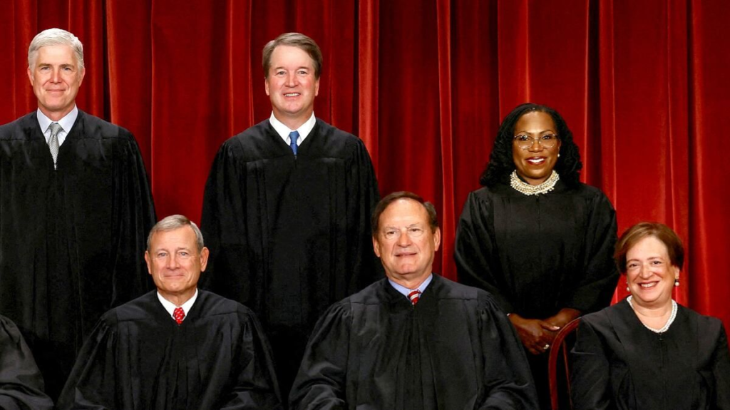 Justice Jackson Criticizes Supreme Court's Emergency Docket Use - SuaraGarut.ID