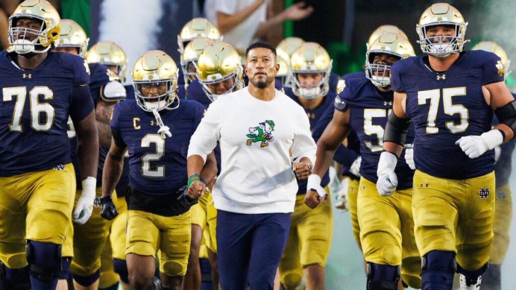 2026 Week 1 college football picks, predictions: Wisconsin-Notre Dame, Louisville-Ole Miss best bets - CBS Sports