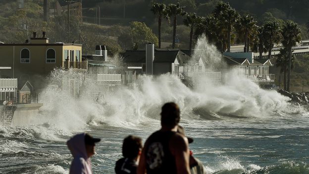 Two giant warming patterns are brewing in the Pacific and warping US weather - bbc.com