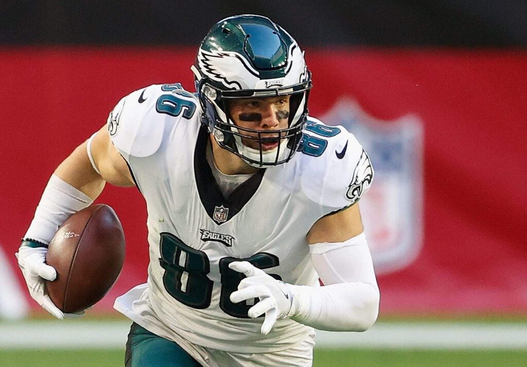 Eagles’ Zach Ertz Reunion Rumors Reignited After Latest Roster Move - heavy.com