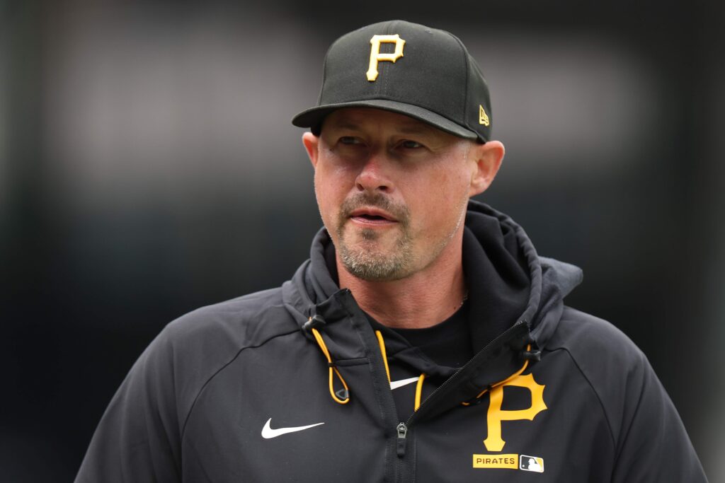 Pittsburgh Pirates Sign 29-Year-Old Catcher Before Giants Series - heavy.com