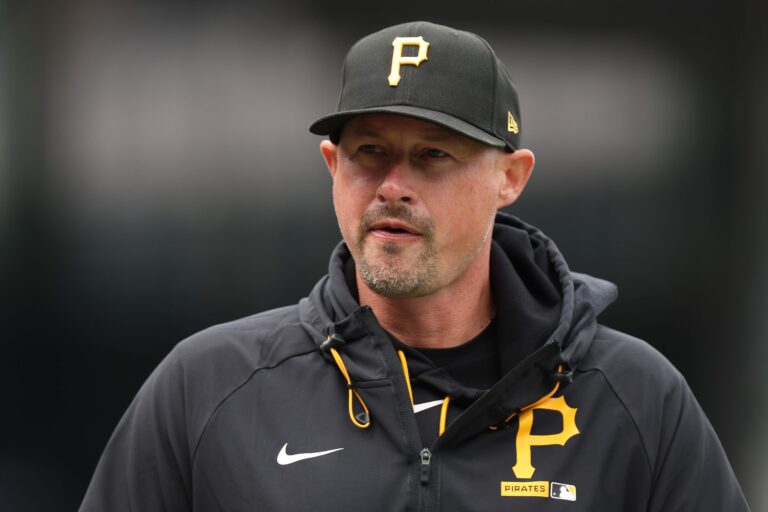 Pittsburgh Pirates Sign 29-Year-Old Catcher Before Giants Series - heavy.com