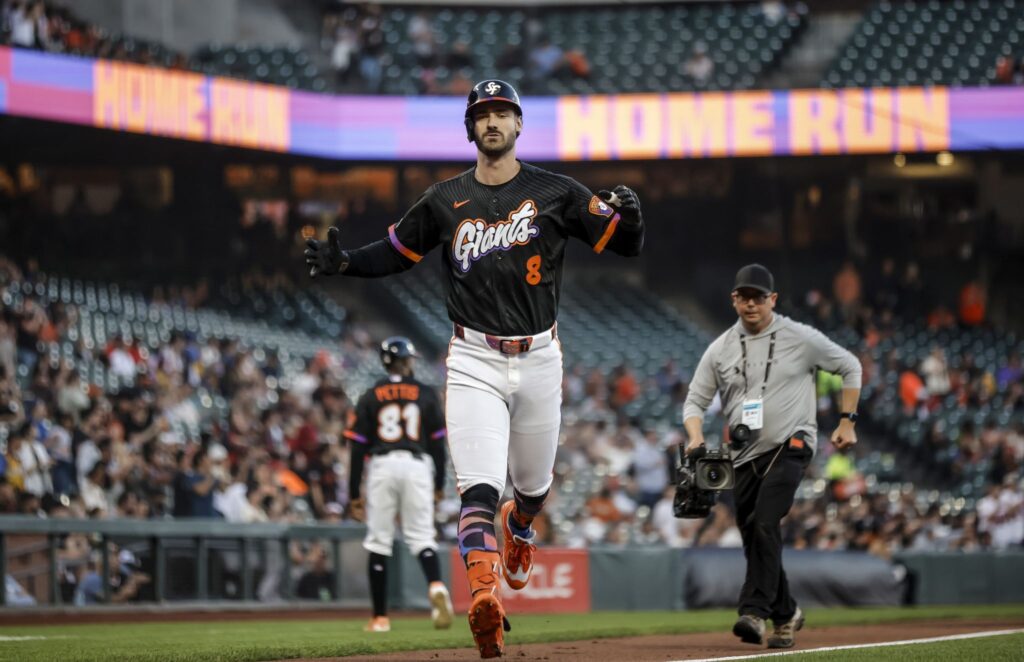 Giants’ big cast of rookies, castoffs has team playing with some spark - San Francisco Chronicle