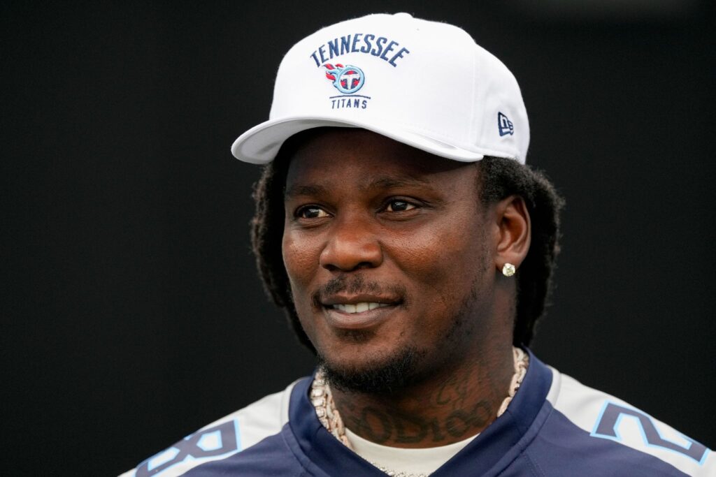 Former NFL star Chris Johnson reflects on ALS risk in public letter to his children - Huron Daily Tribune