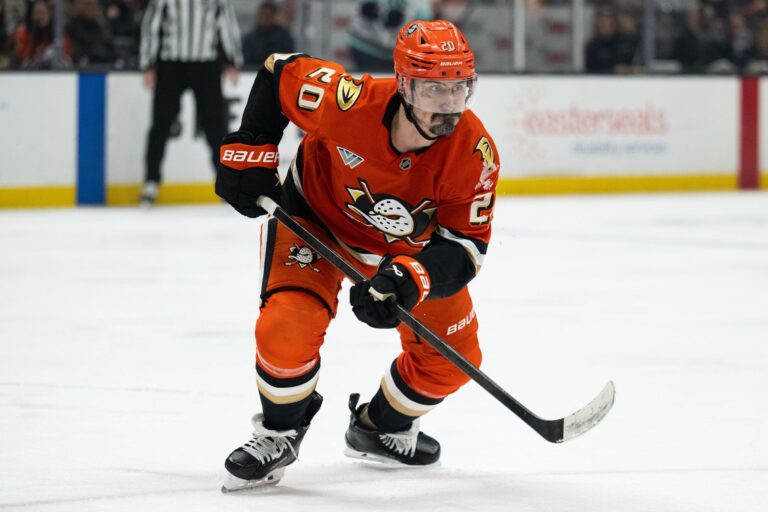 Chris Kreider is signing with the Canadiens after terminating his deal with the Ducks - San Francisco Chronicle