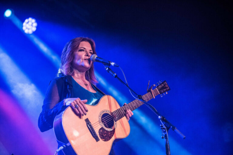 Rosanne Cash postpones shows due to 'medical emergency' - Female First