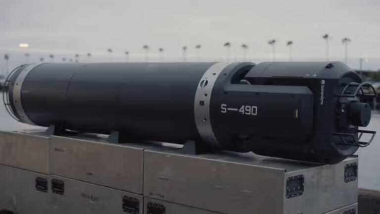 An American seabed drone with no cable running back to shore heard submarine drones come through a channel and put them on a Navy screen within seconds, from an eight-foot tube that lets go of its own anchor and floats back up when the job is done - Autonocion.com