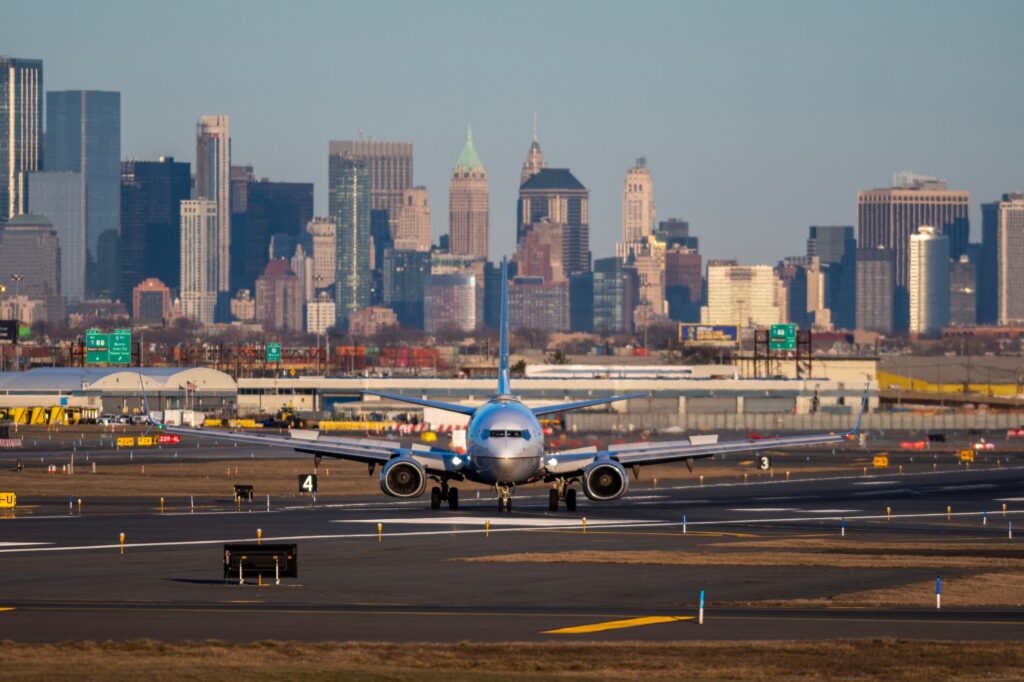 Major Disruption at Newark and Philadelphia Airports as FAA Air Traffic Control 'Equipment Outage' Grounds Planes - PYOK
