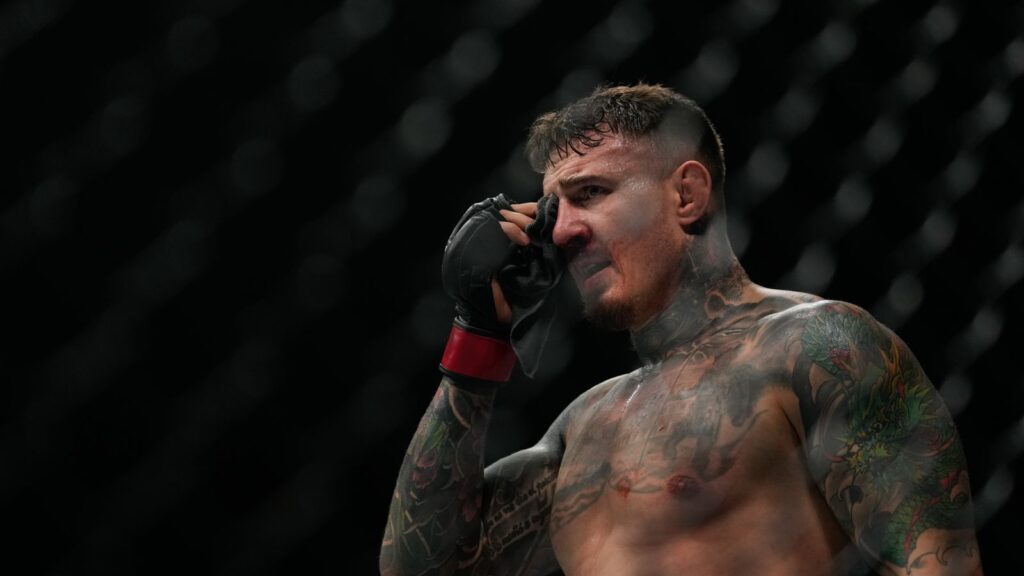 Tom Aspinall vacates UFC heavyweight championship as he seeks to recover from on-going eye issues - Sky Sports