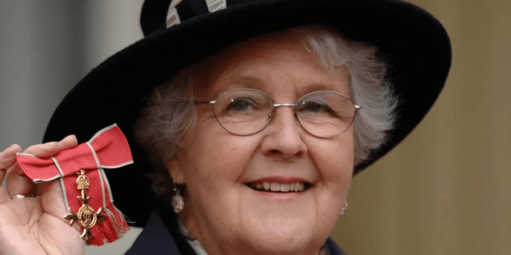 Coronation Street stars pay heartbreaking tributes to Stephanie Cole as actress dies aged 84 - GB News