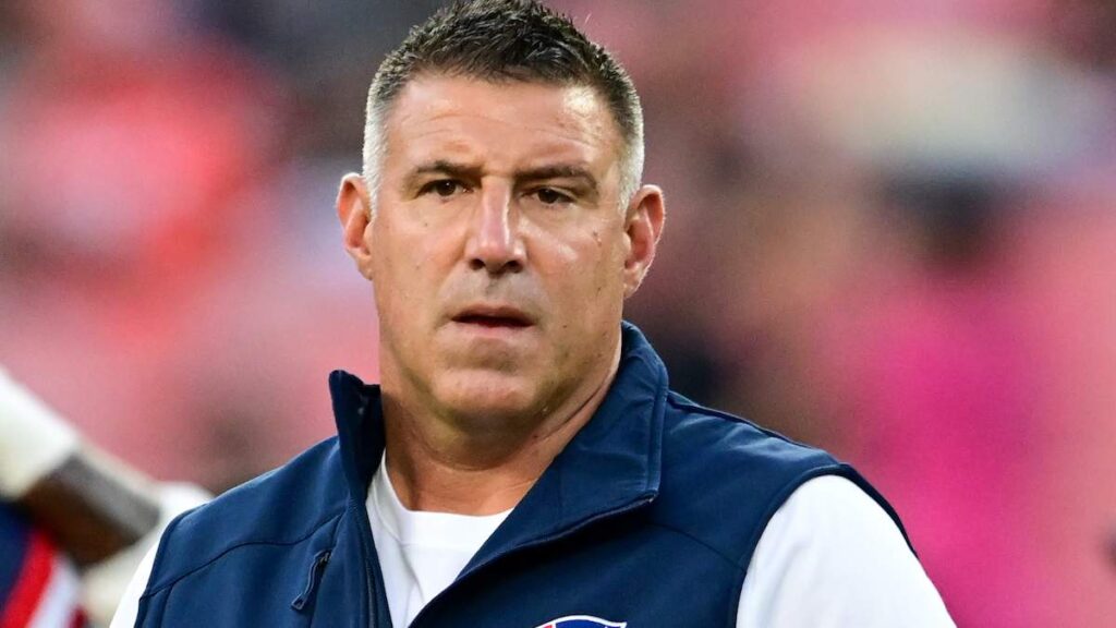 Patriots Mike Vrabel Gives TreVeyon Henderson Injury Update Before NFL Opener - heavy.com