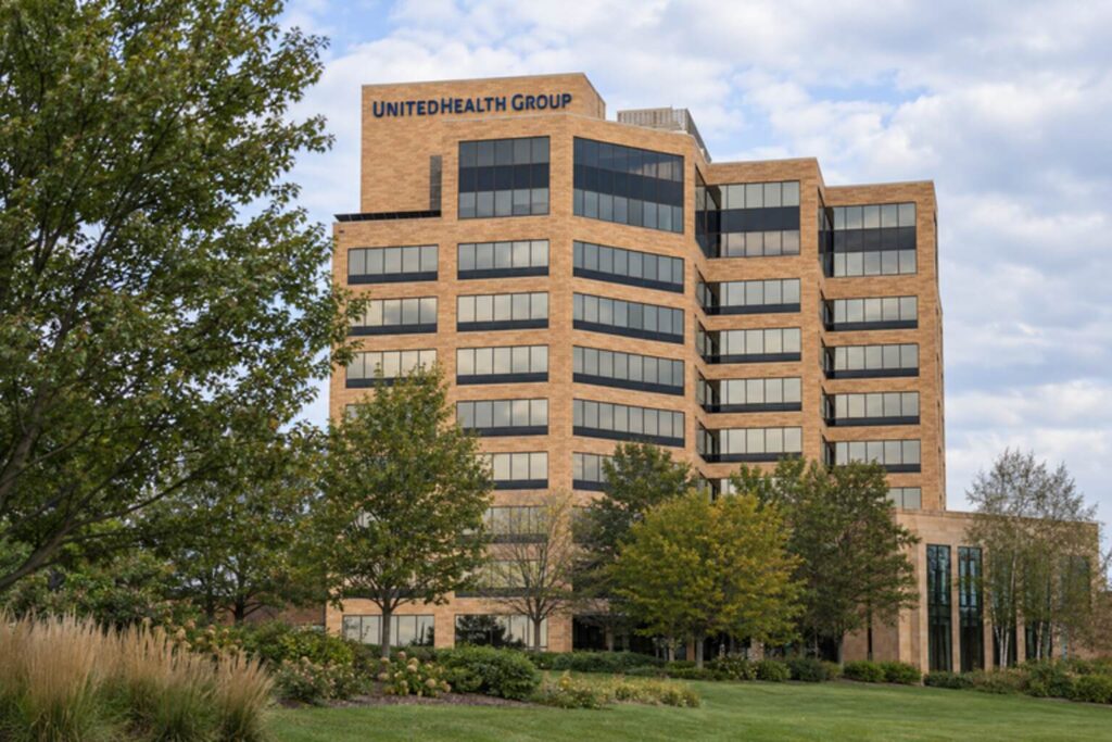 UNH Stock Drops 3.2%—Is the 36% Six-Month Rebound Overpriced? - TechStock²