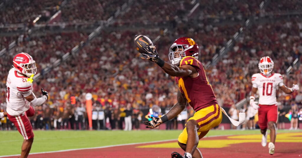 No. 14 USC vs. Louisiana live updates: Trojans lead in fourth quarter - Los Angeles Times