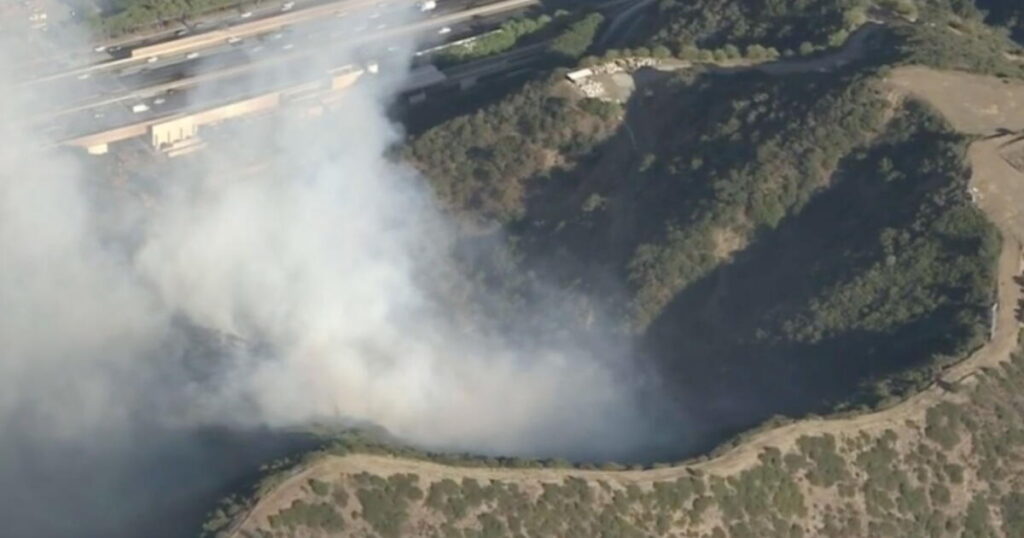 Bel-Air brush fire off 405 threatens homes and Getty Center - Los Angeles Times