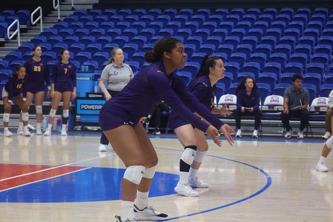 Privateers Get Double Digit Kills From Armie Hall and Ryan Williams in Loss at Stephen F. Austin - privateersports.com