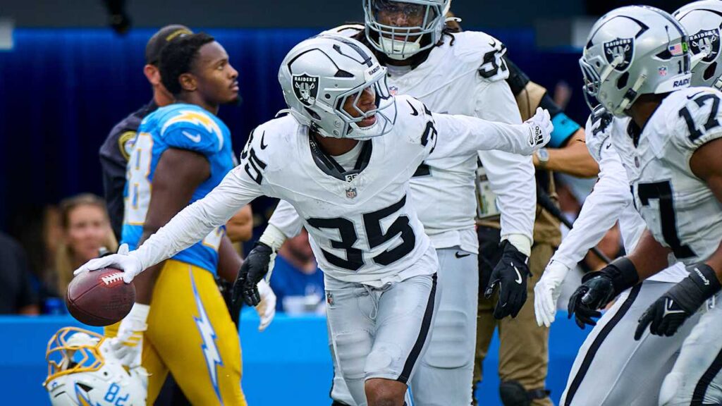 Hezekiah Masses nominated for NFL Rookie of the Week - Raiders.com