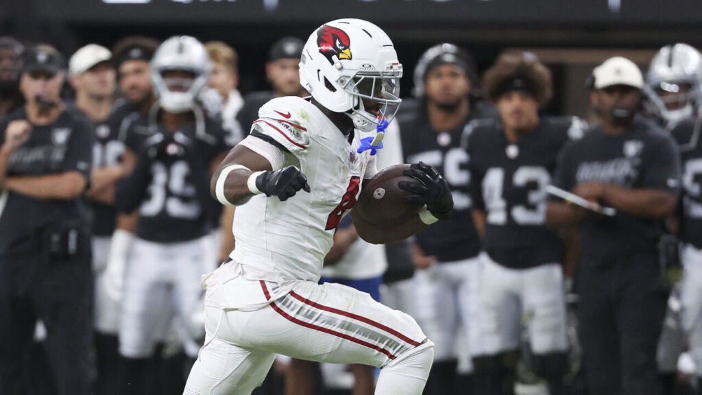 Report: Cards' Love expected to play vs. Chargers despite ankle injury - theScore