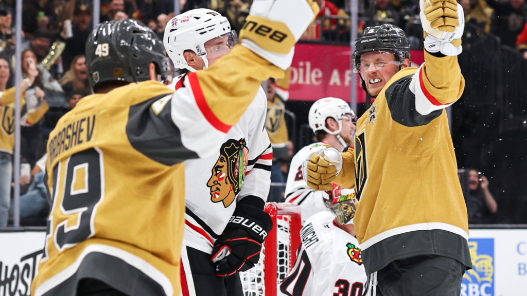 Golden Knights pull away from Blackhawks, win Craig's debut as coach - NHL.com