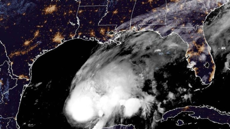 Hurricane Isaias: College Football Games That Could Be Affected by Storm - Sports Illustrated