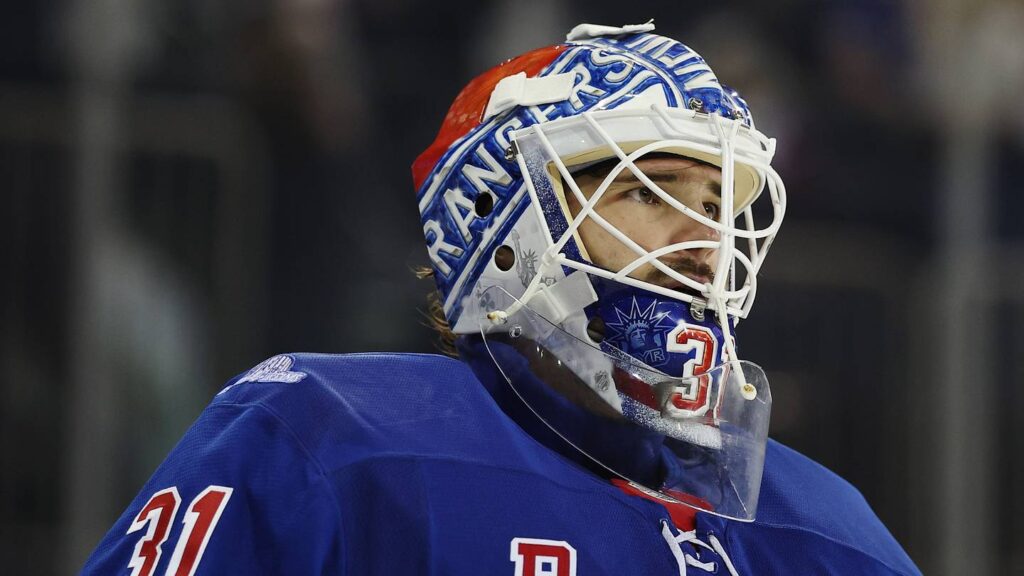 Igor Shesterkin suffers apparent leg injury in devastating blow to Rangers - Blue Line Station