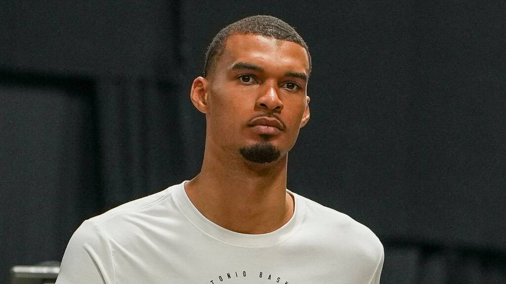 Spurs' unique starting lineup hands the NBA a problem it has no template for - Air Alamo