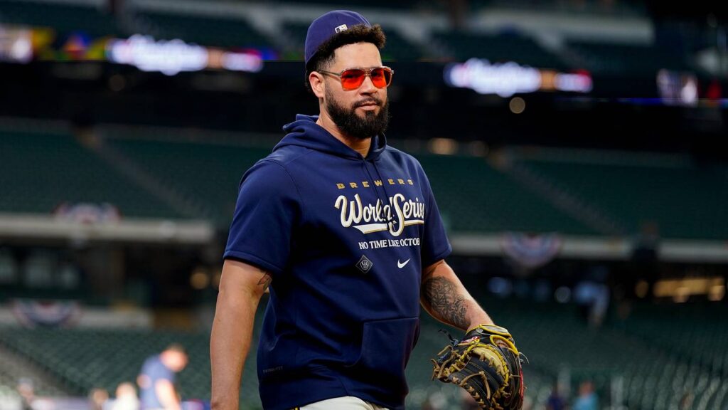 Gary Sánchez slyly hints he isn't ruling out a Yankees return before Brewers World Series opener - Yanks Go Yard