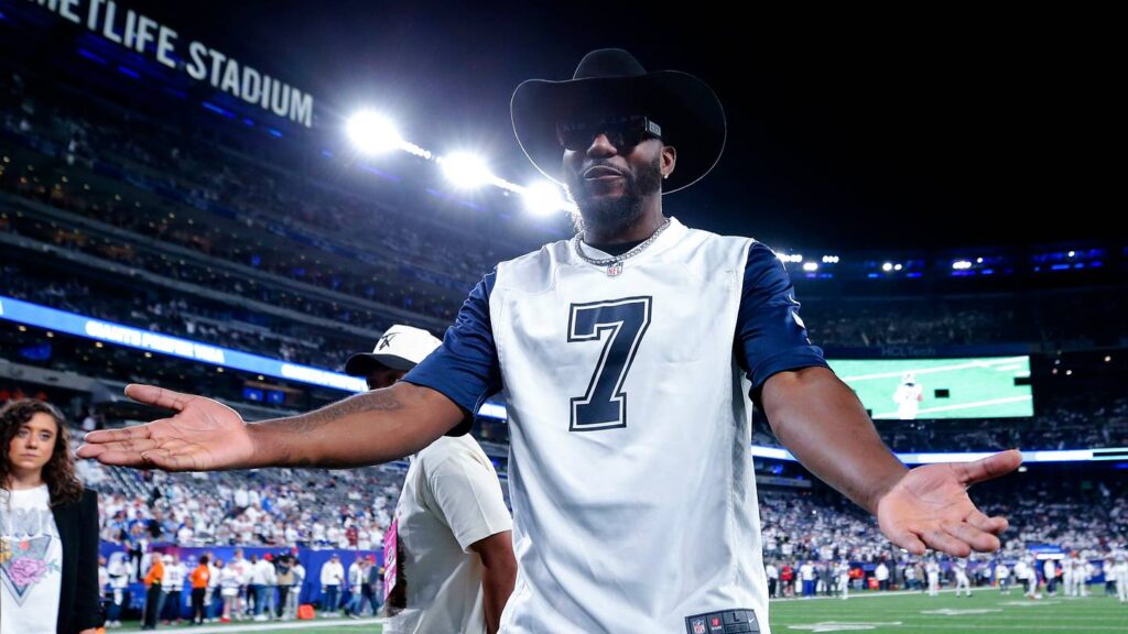 Cowboys Legend Dez Bryant Claims Police Held Him at Gunpoint After Traffic Incident - Sports Illustrated