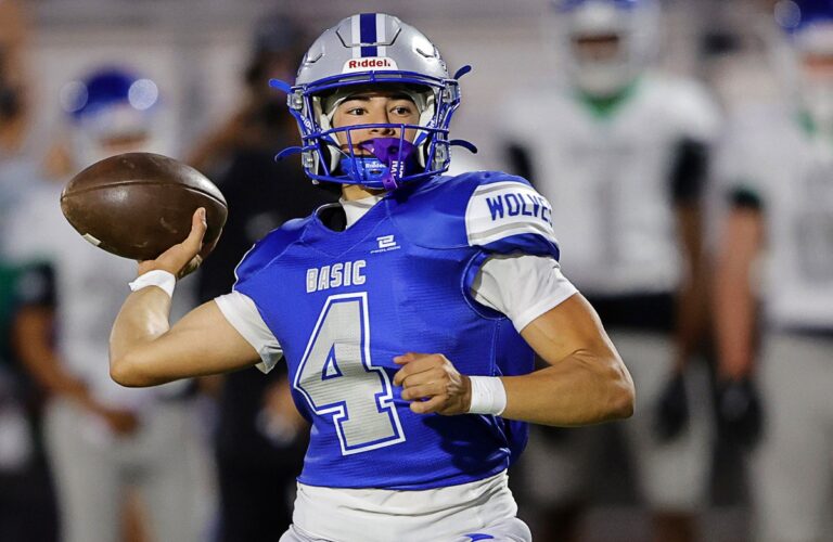 Friday night roundup: High school football scores in Las Vegas - Las Vegas Sun