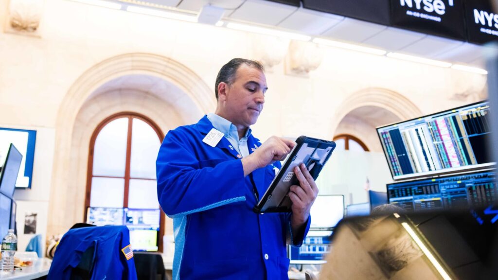 Nasdaq futures gain as investors buy the dip in the AI trade: Live updates - CNBC
