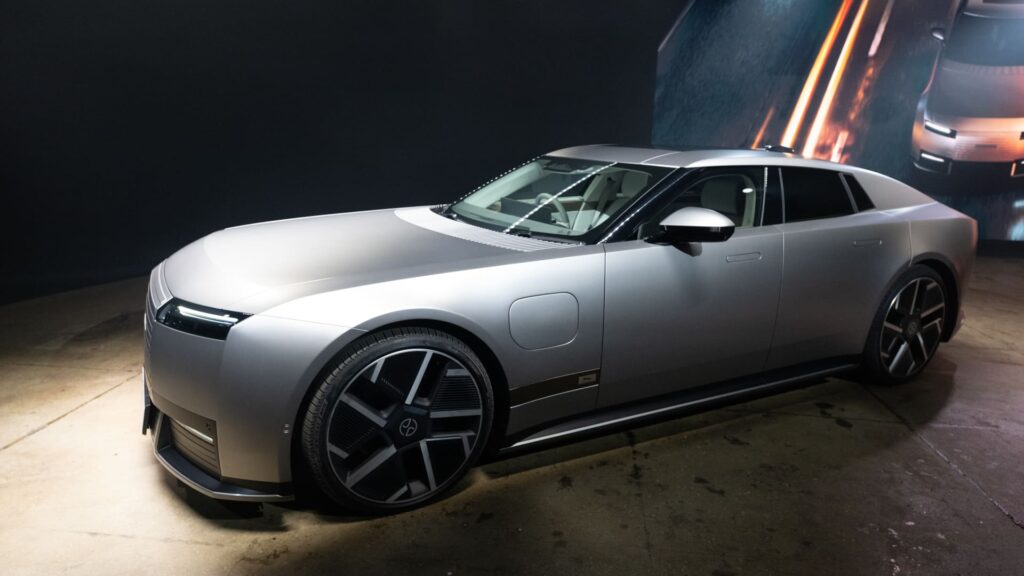 Luxury carmaker Jaguar unveils $130,500 electric vehicle in major brand reboot - CNBC