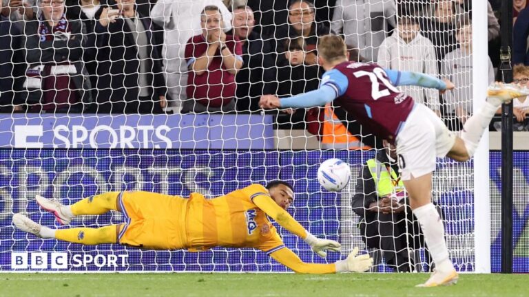 West Ham United v Queens Park Rangers: Follow live text and radio analysis - BBC