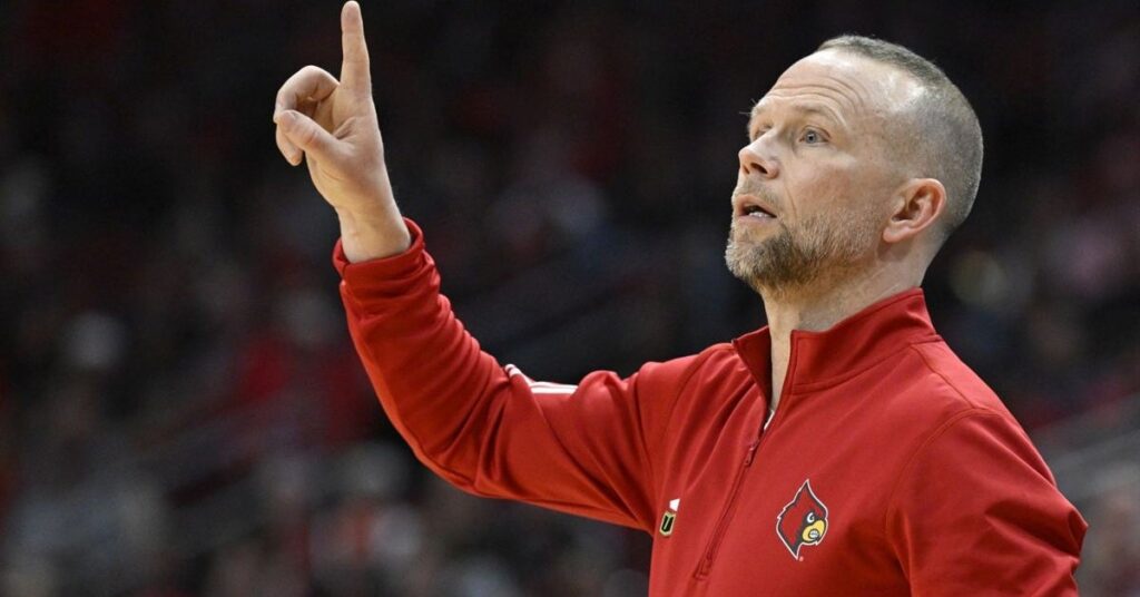 Louisville men's basketball opens at No. 11 in preseason AP Top 25 - 247Sports
