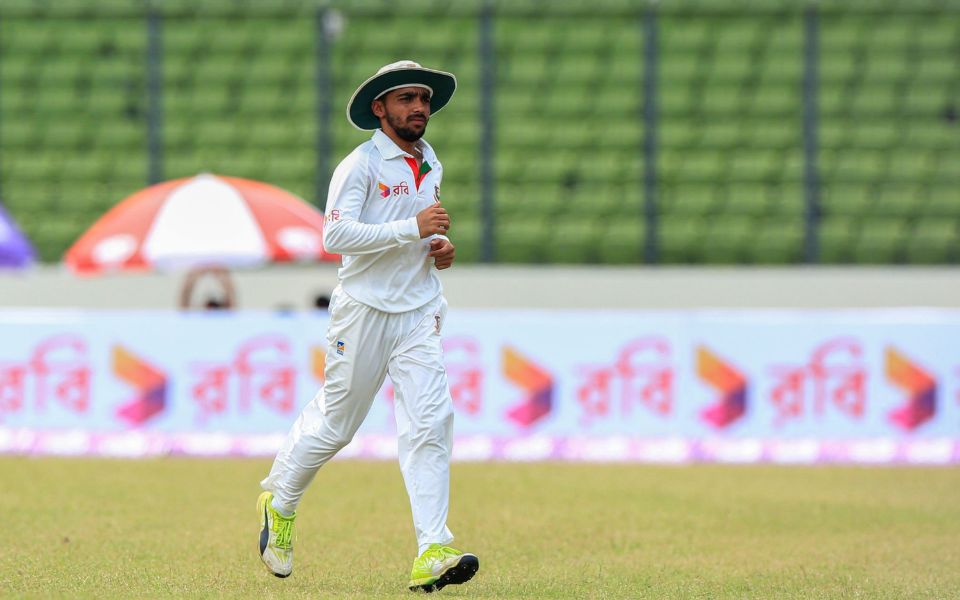 Mominul Haque exits 1st Test with concussion as Jaker Ali steps in as substitute - CricTracker