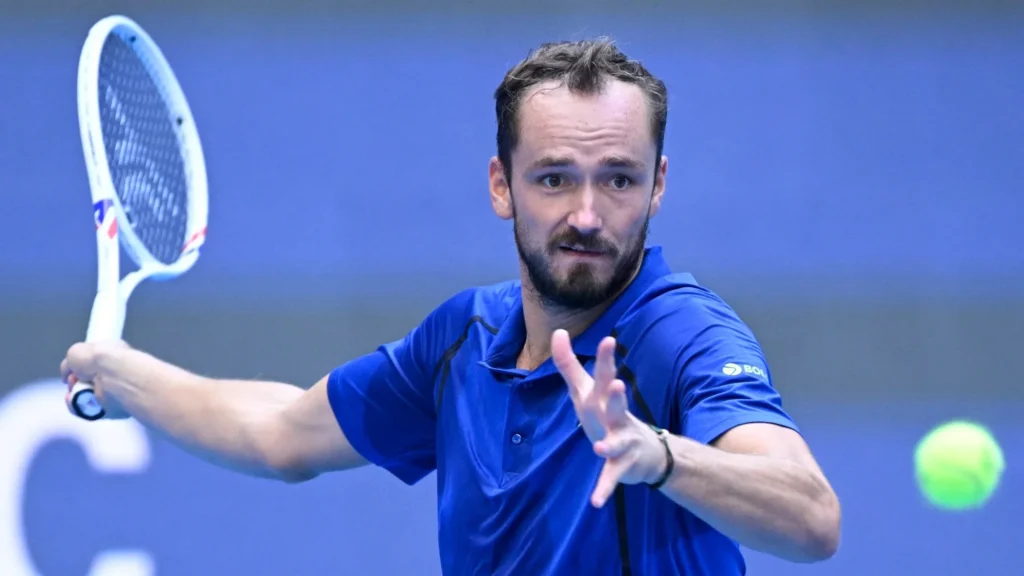 Medvedev Wins Seventh Straight, Reaches Beijing Semis Again - en.tennistemple.com