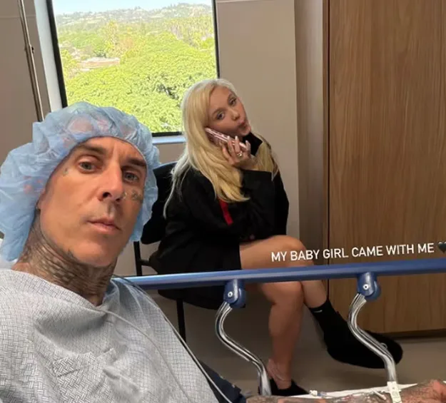 Travis Barker showed a photo from the hospital but did not reveal the reason - Українські Національні Новини (УНН)