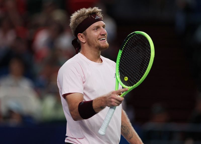 Tennis-Davidovich Fokina ousts top seed Zverev to reach Shanghai Masters final - WTVB