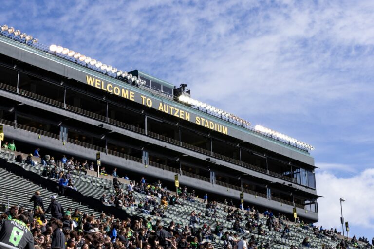 Live updates: No. 13 Oregon hosts No. 21 UCLA - Lookout Eugene-Springfield