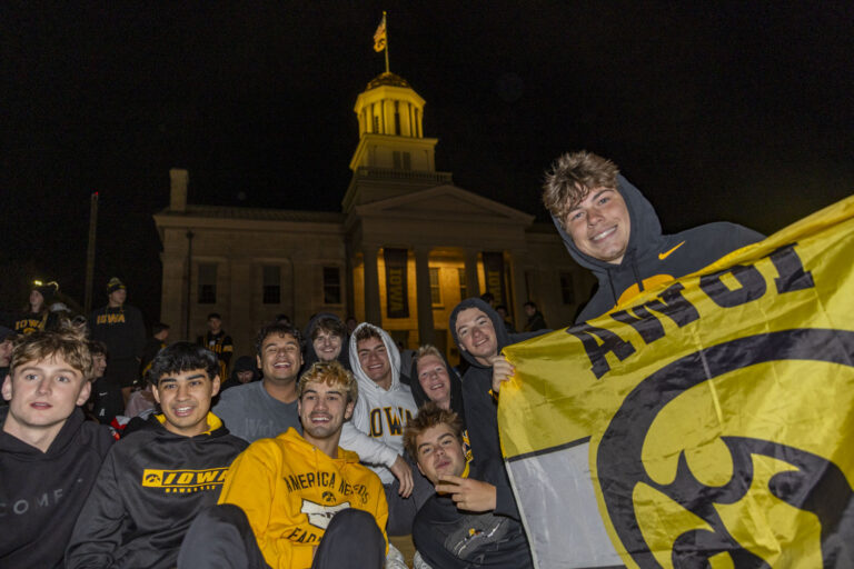 Photos: Students line up early for College GameDay - The Daily Iowan