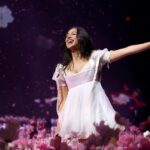 Olivia Rodrigo Attends Liberty vs. Angel Reese, Dream WNBA Playoff Game in Trending Video - Bleacher Report