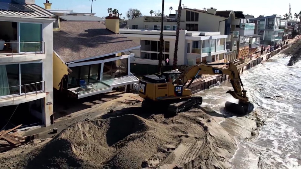 Video Powerful king tides trigger flooding on both coasts - ABC News - Breaking News, Latest News and Videos